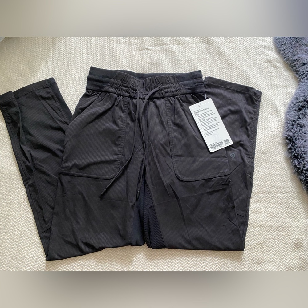 Lululemon Beyond the Studio Crop size 2